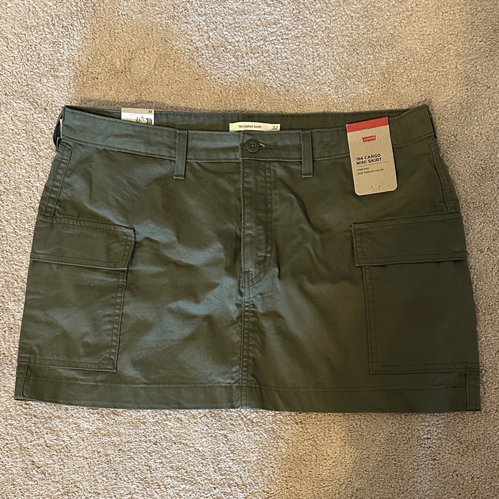 Levi's Women's Green Mini Cargo Skirt